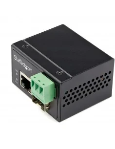 StarTech.com Industrial Fiber to Ethernet Media Converter - 100Mbps SF
