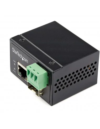 StarTech.com Industrial Fiber to Ethernet Media Converter - 100Mbps SF