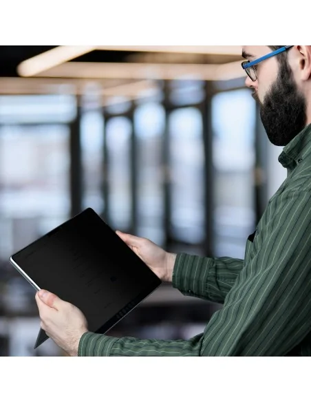 StarTech.com 4-Way 12.3in Surface Pro 4/5/6/7/7+ Privacy Screen